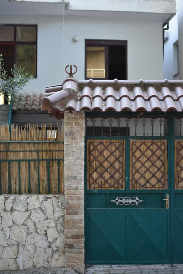 Private At Hektor & Aferdita Casa de hóspedes
