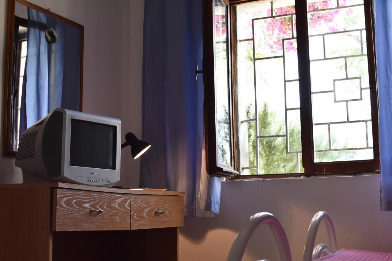 Private At Hektor & Aferdita Vlorë